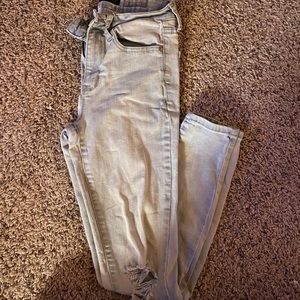 Women’s Light Wash High Waisted Ripped Jeans